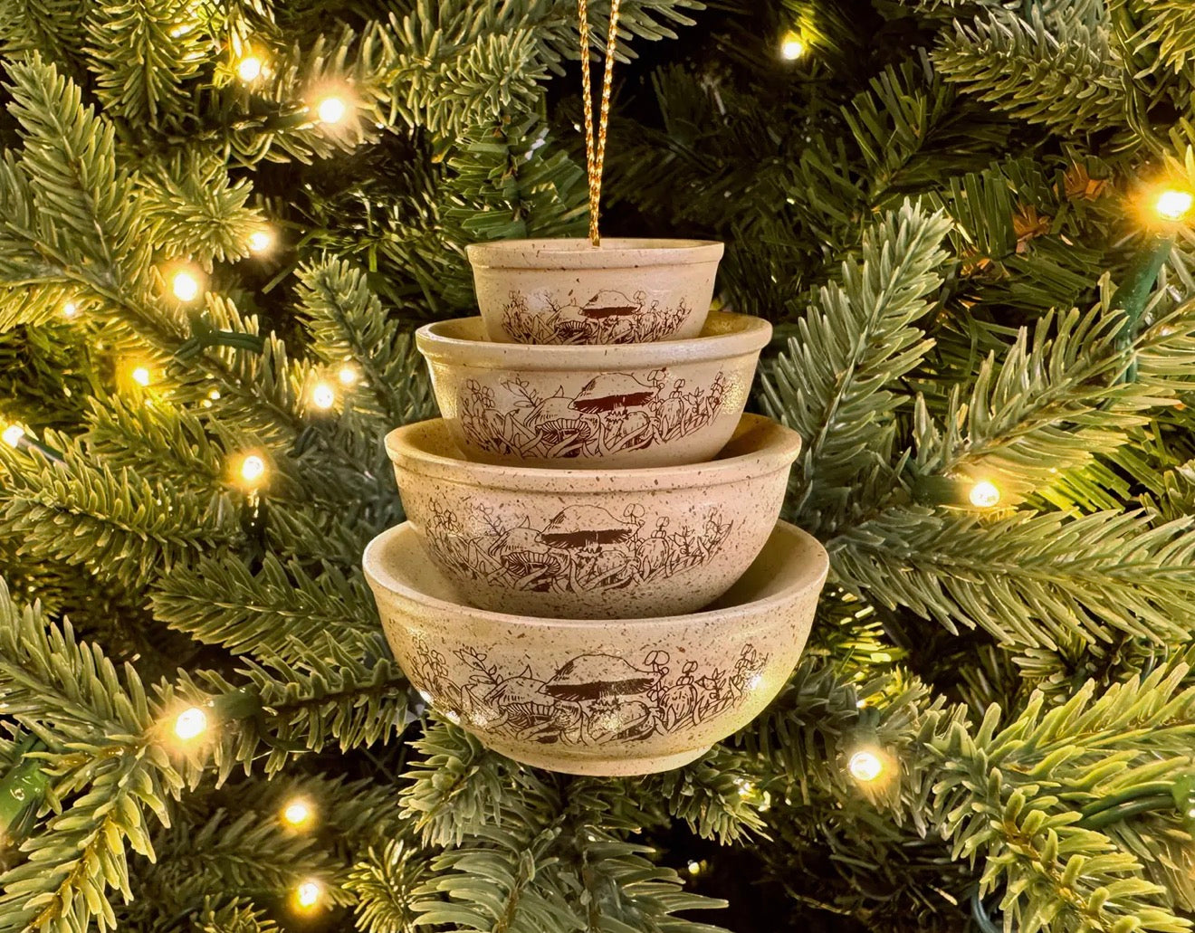PRE-ORDER - SHIPS 7/3 - Vintage Pyrex Bowl Set Ornament